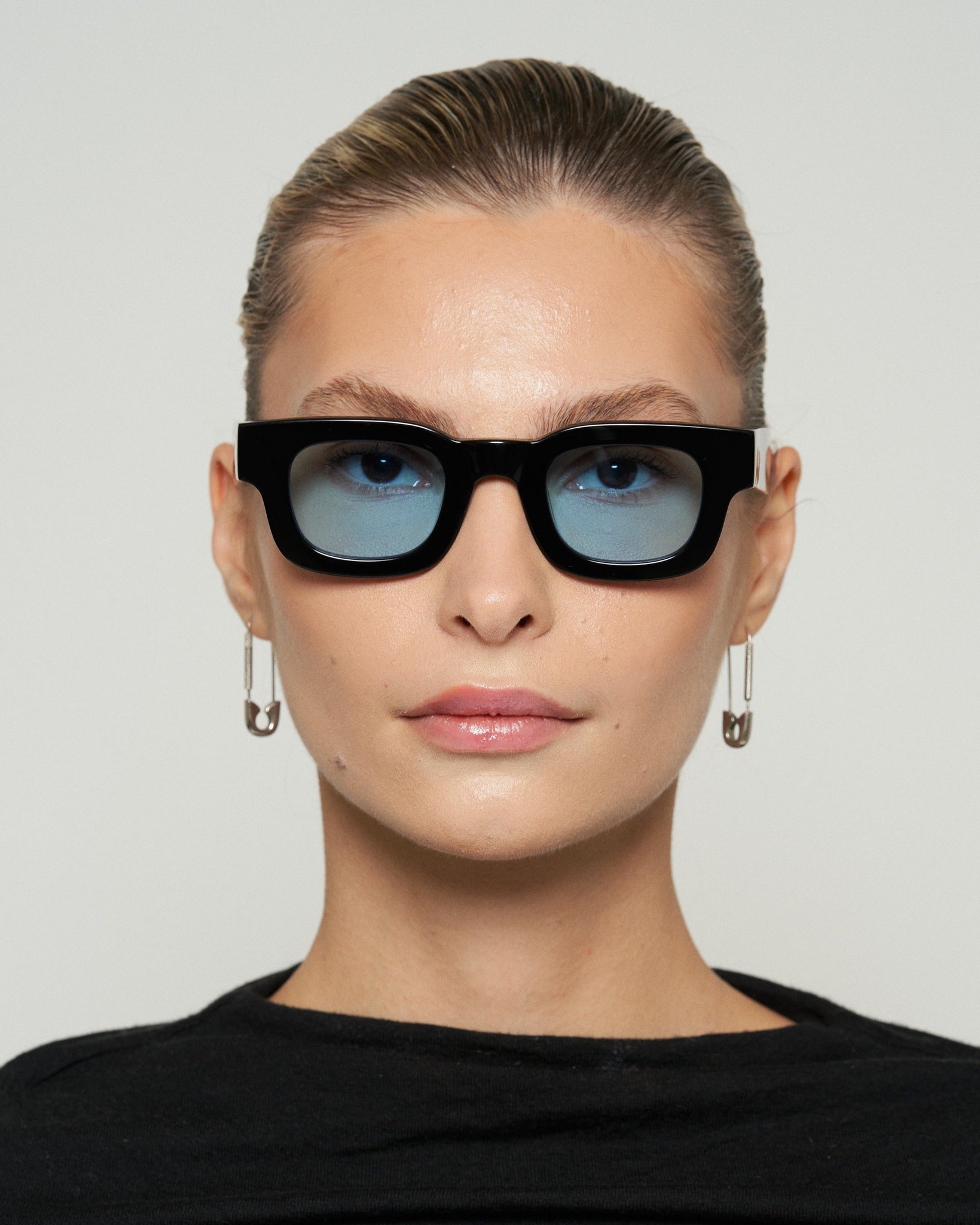 Miller Square Miller Square Sunglasses in Blue Gloss Black – AYI